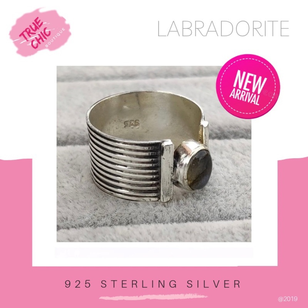Labradorite Ring - Picture 2 of 2